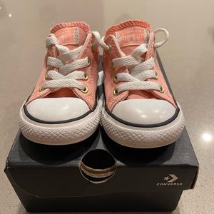 Converse pink size 5